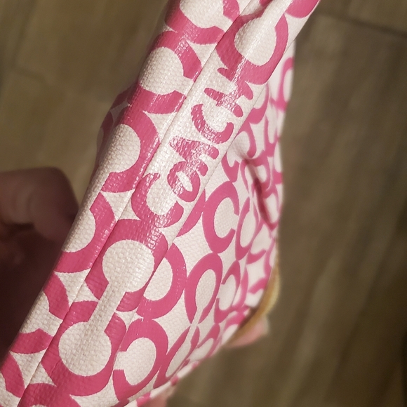 COACH Signature C Pink and White Wristlet Clutch. - Picture 4 of 12